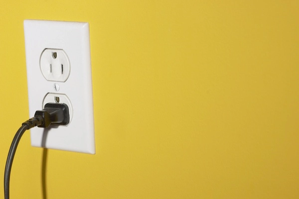 How To Install an Electrical Outlet in Irvington, NJ